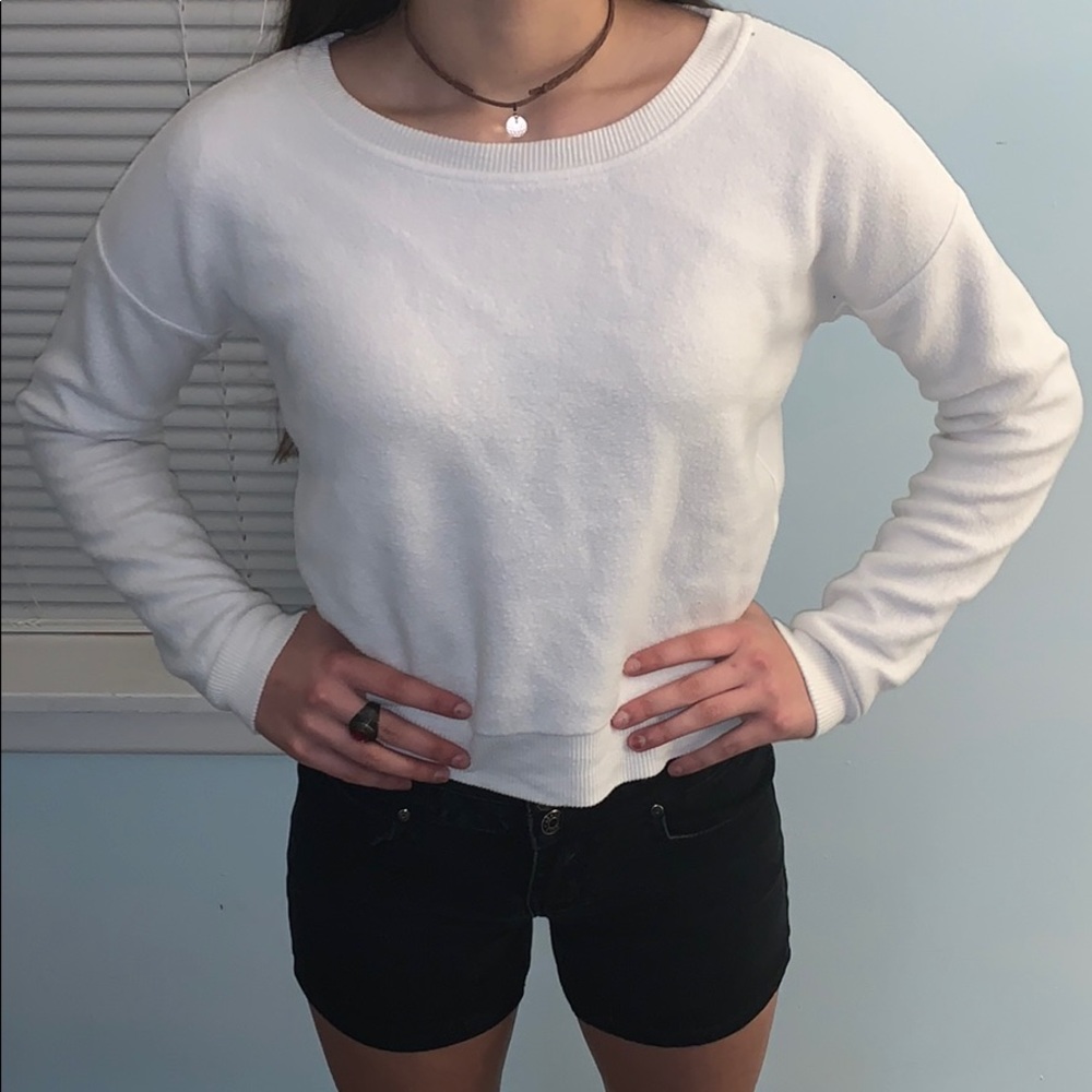 White longs sleeve top
